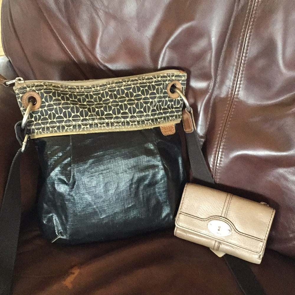 Fossil cross body bag with wallet